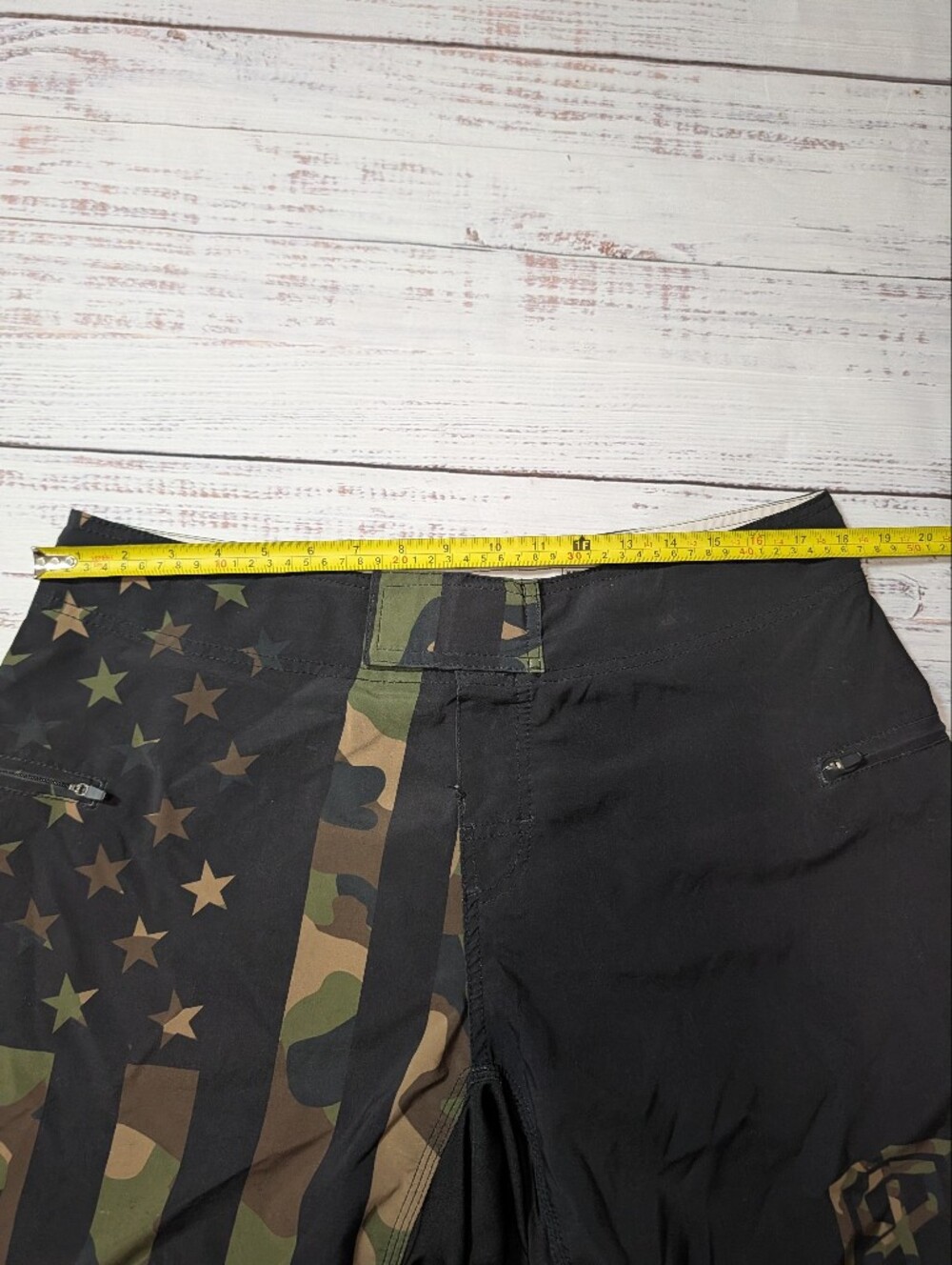 Born Primitive Men's American Defender Board Shorts Swim Trunks Size 34 Camo - Picture 11 of 12